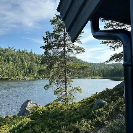 Unique Waterfront With Stunning Views Feriehus *